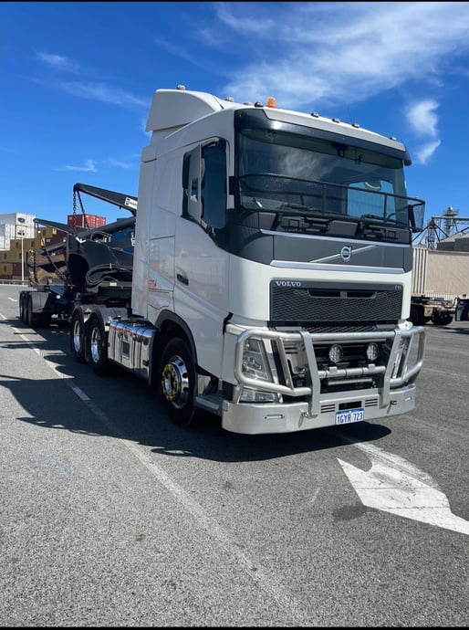 Fremantle Port, side lifter